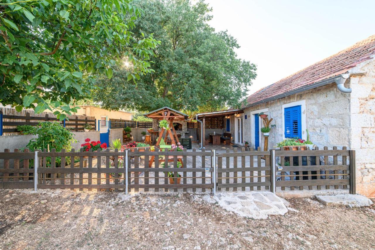 Holiday Home Kulak Konjevrate Exterior foto