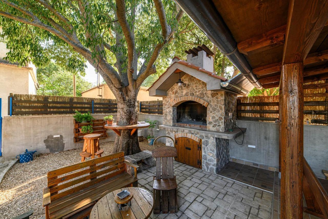 Holiday Home Kulak Konjevrate Exterior foto